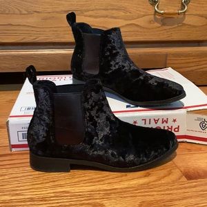 Toms Black Velvety Ankle Boots
